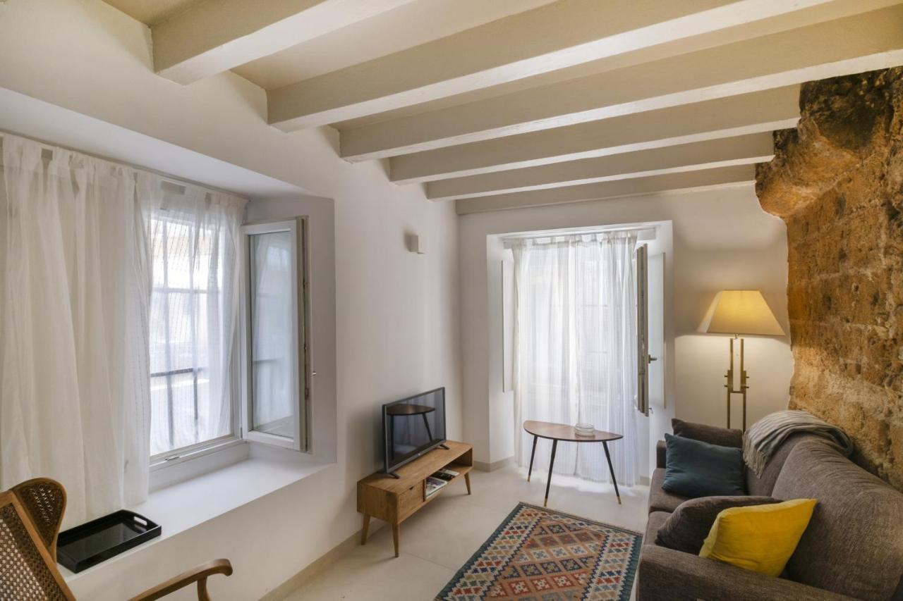 Casa La Muralla Medieval By Cadiz4rentals