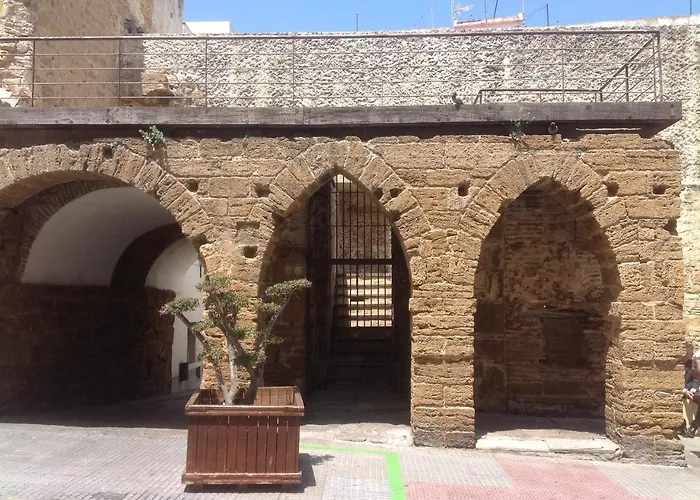 Casa La Muralla Medieval By Cadiz4Rentals